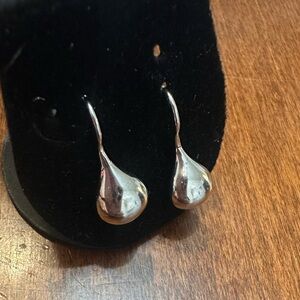 925 Elegant Silver Teardrop Earrings
